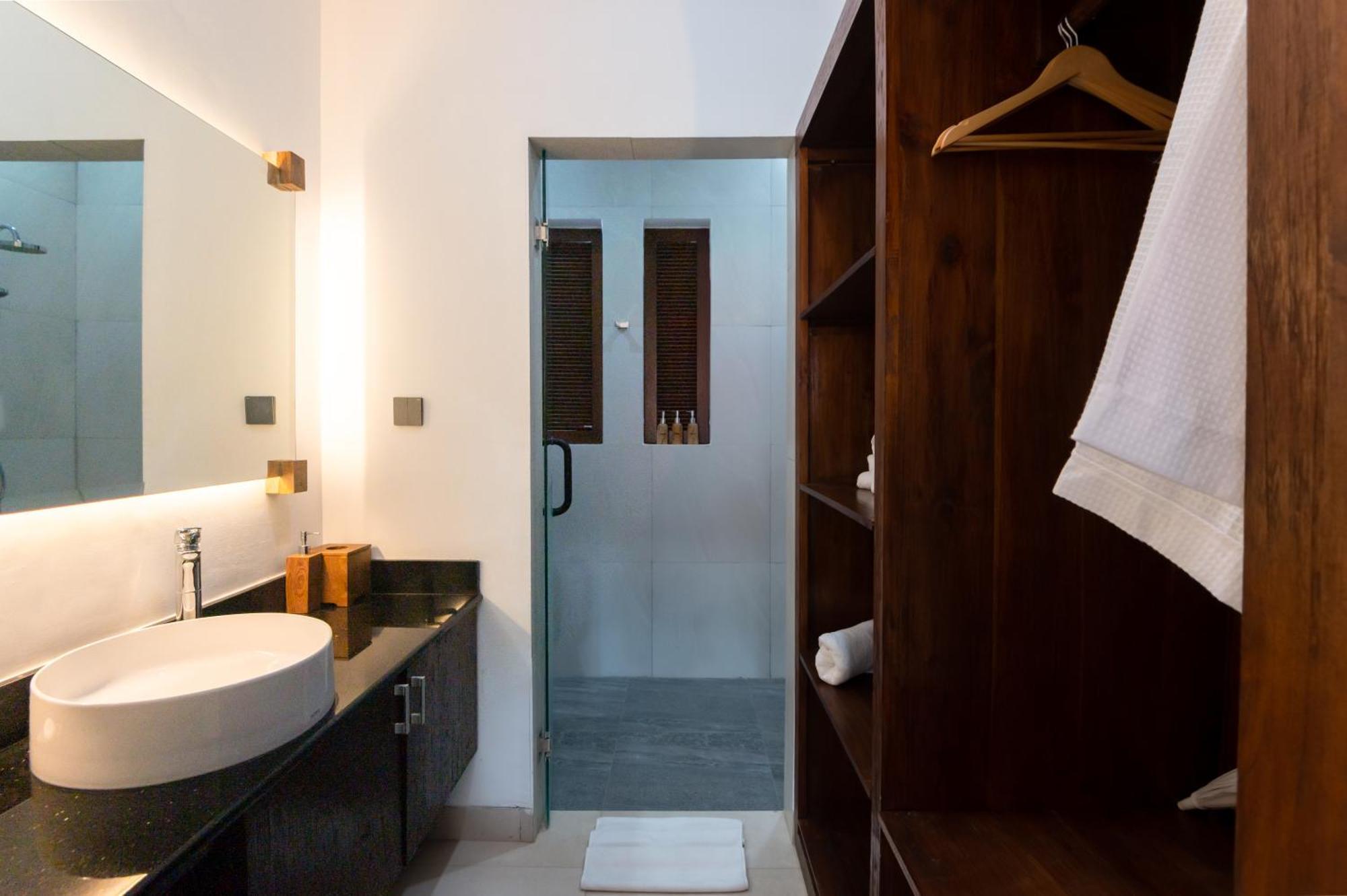 Griya Shanti Suites Sanur Buitenkant foto